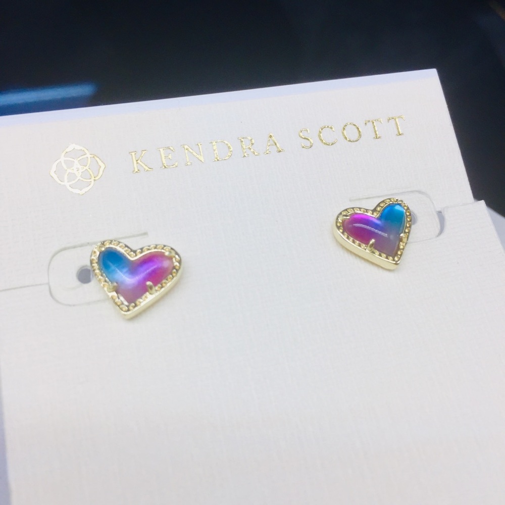 Kendra Scott Ari Heart Watercolor Illusion stud Earrings Gold Plated